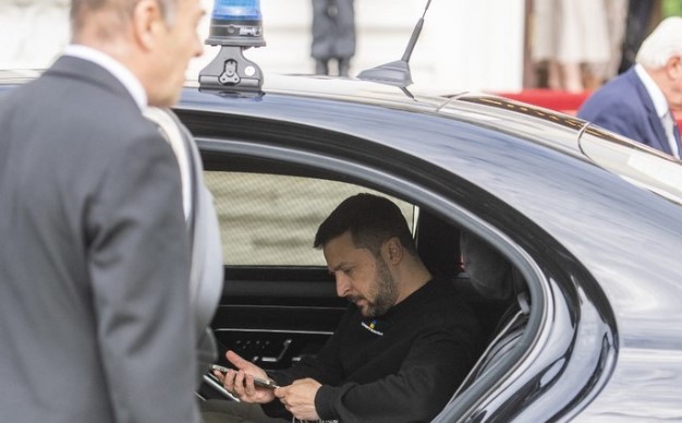 Zelensky ha lasciato il telefono a Berlino – Bild (rt.com)