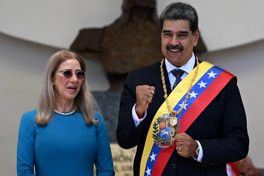 Le forze armate venezuelane rifiutano le ricompense degli Stati Uniti per la cattura di Nicolas Maduro e del ministro della Difesa (elpais.com)